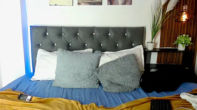 XXX chat uživo modela emma_cut3_