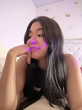 Онлайн чат XXX Emi_blair
