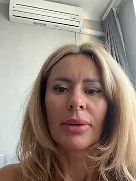 XXX chat uživo modela Tania201243