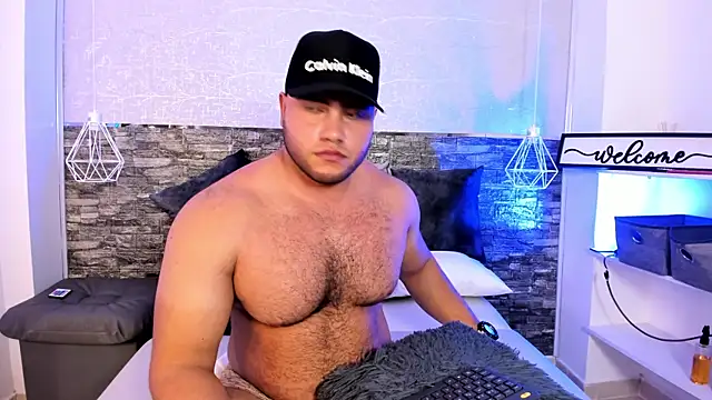 apolorusso Adlı Modelin Canlı XXX Sohbeti