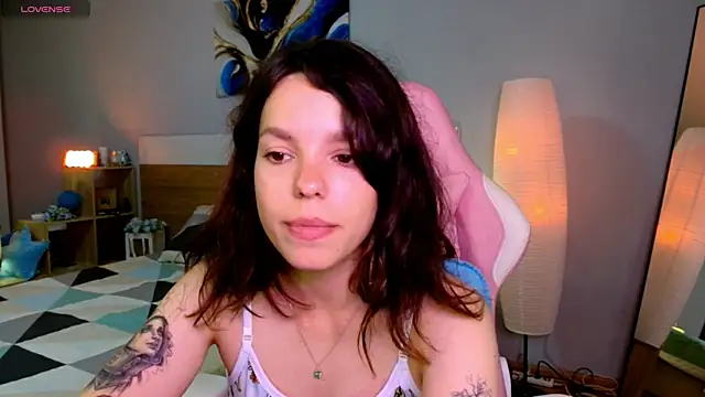 Chat +18 de Maya_Campbell ao vivo