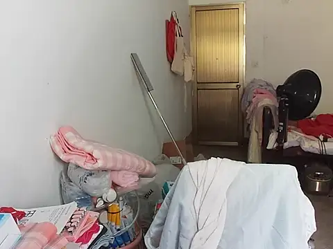RebelAura live XXX chat