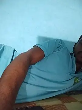 Daddyishere_19 XXX чат на живо