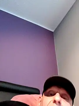 Chat +18 de Tom4Womans ao vivo