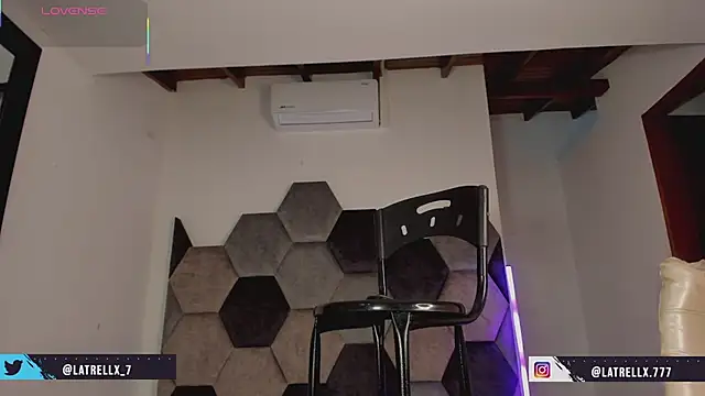 Latrellx7のライブXXXチャット
