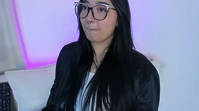 Miss_Loise Adlı Modelin Canlı XXX Sohbeti