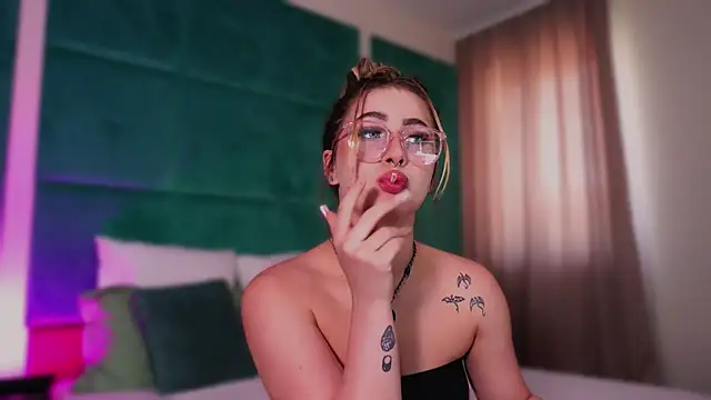 Chat XXX en directo de LucyLextonX