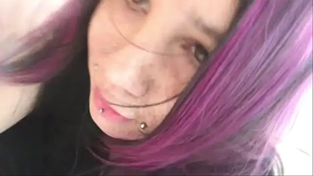 IronicBuckle live XXX chat