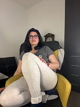 adriana71's Live XXX Chat