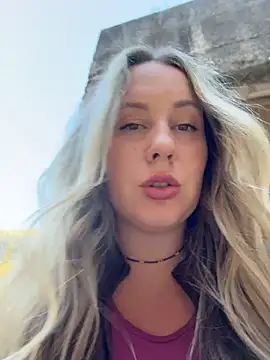 Онлайн чат XXX Mona_Plus