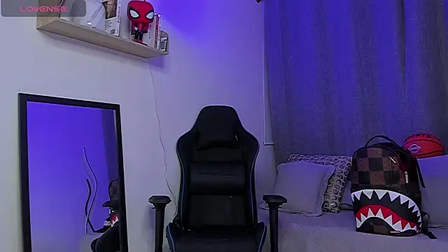دردشة ASHTON_HILS الجنسية المباشرة