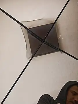viktor1992-1-1's Live XXX Chat