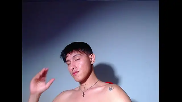 rowanbigのライブXXXチャット