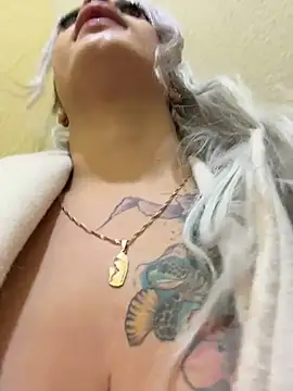 Chat +18 de YouCandiSumisa ao vivo