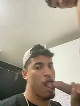 BEM_BOY Adlı Modelin Canlı XXX Sohbeti