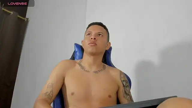 StevenSlimBoy live XXX chat