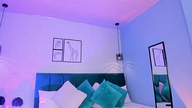 ninna_curly Adlı Modelin Canlı XXX Sohbeti