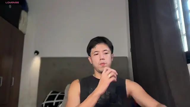 Addictiveboi 现场XXX聊天