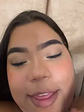 emily_morgam Adlı Modelin Canlı XXX Sohbeti