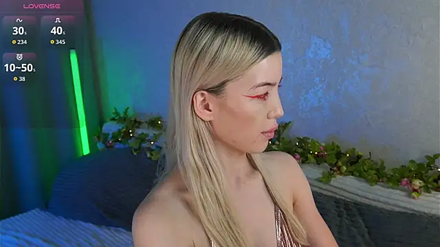 LindaThackerr Chat XXX live