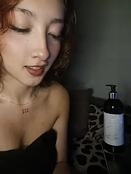 Chat +18 de Laurenn_Sweet ao vivo