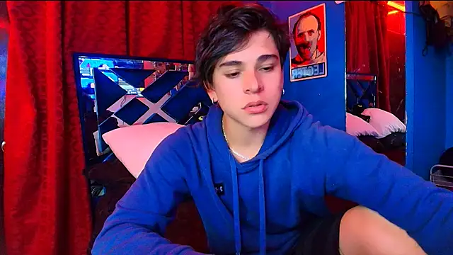Luke_Howland élő XXX-chatje