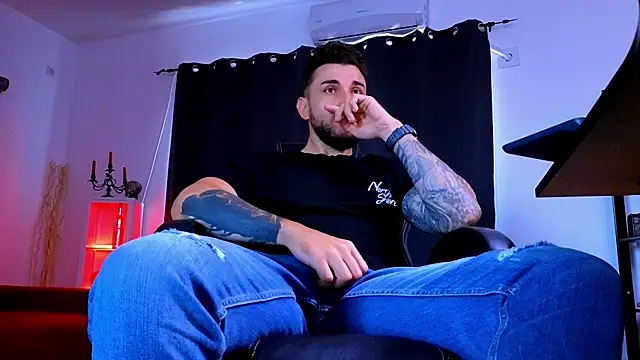 MightyAaron66 라이브 XXX 채팅