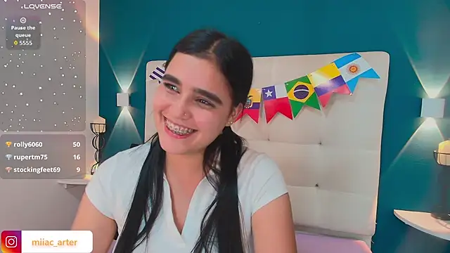 Chatroom XXX en direct de MiaaCarter_