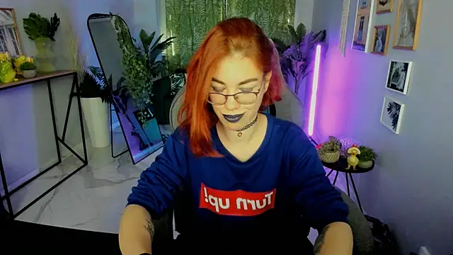 SeraphineDuskryn's Live XXX Chat