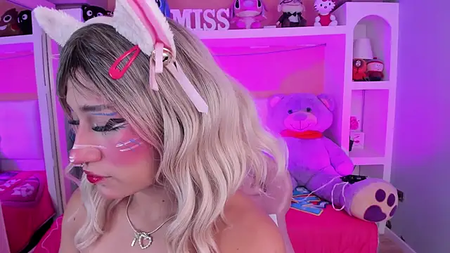 miss___megan Adlı Modelin Canlı XXX Sohbeti