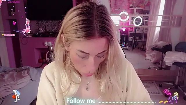 Chatroom XXX en direct de AnnieGOld_