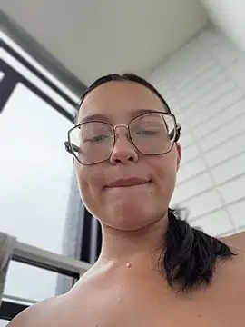 Chatroom XXX en direct de LunaMood