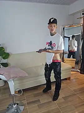Czat XXX na żywo – Darwinstark_