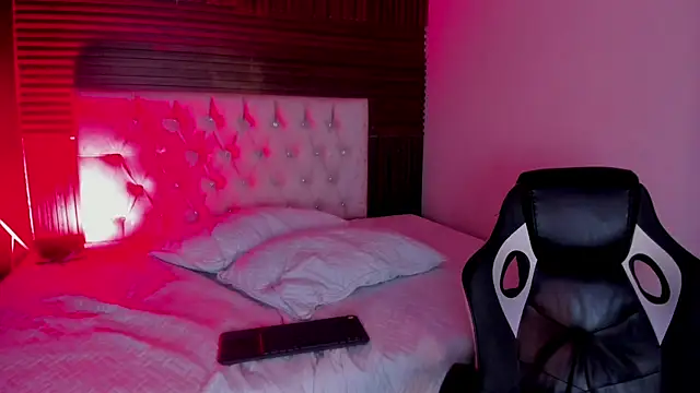 EmilyMora1_ 即時 XXX 聊天