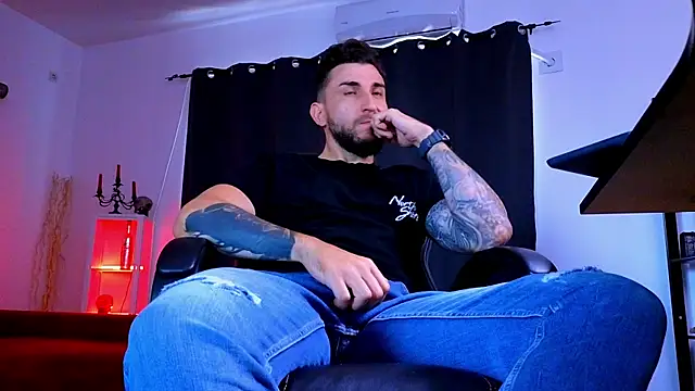 Chat XXX ao vivo de MightyAaron66