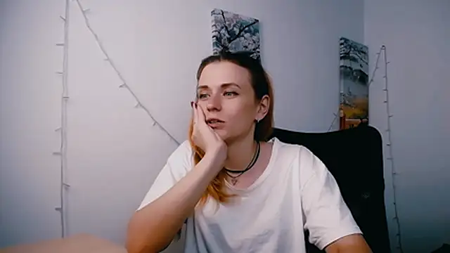 XXX chat uživo modela PeppyMia