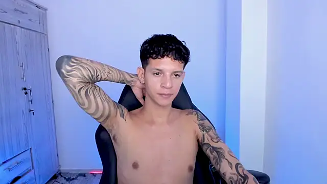 tylerrnova Chat XXX in diretta