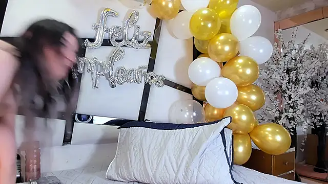 Chat +18 de ElizabethAdams_ ao vivo