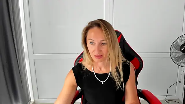 Chat +18 de LilyDreamm ao vivo