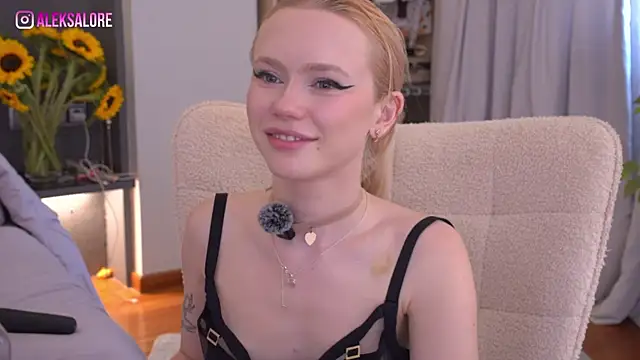LexieLoree 现场XXX聊天