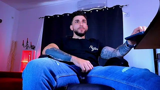 Chat XXX Live MightyAaron66