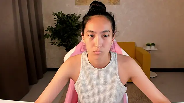 FlirtyAura's Live XXX Chat