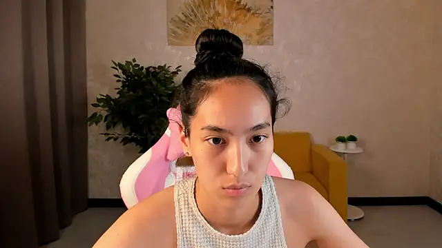 แชท XXX สดของ FlirtyAura