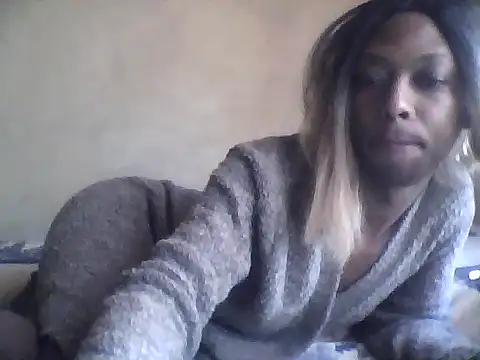 Blackhornybitc Show Webcam