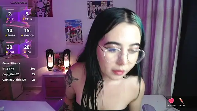 iris_sky élő XXX-chatje
