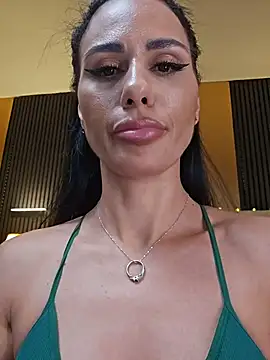 KatiaDivine Chat XXX live