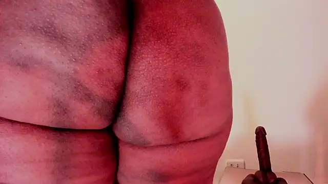 mia_rouxx1 XXX чат на живо