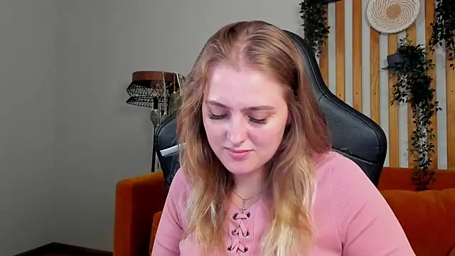 EllaBells' Live XXX Chat