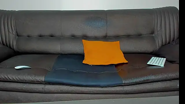 KingAura8 Adlı Modelin Canlı XXX Sohbeti