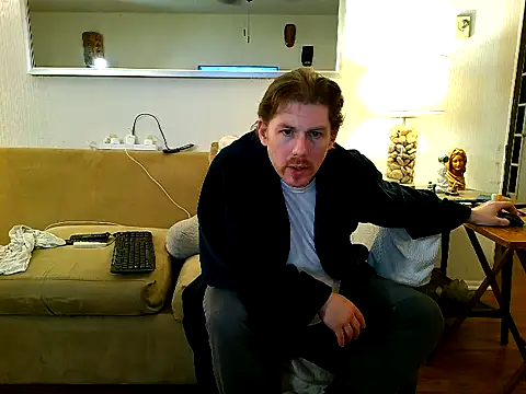 Chat XXX en directo de 9VOLTT